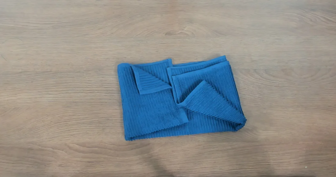 The finished fold in the supplied goal photograph.